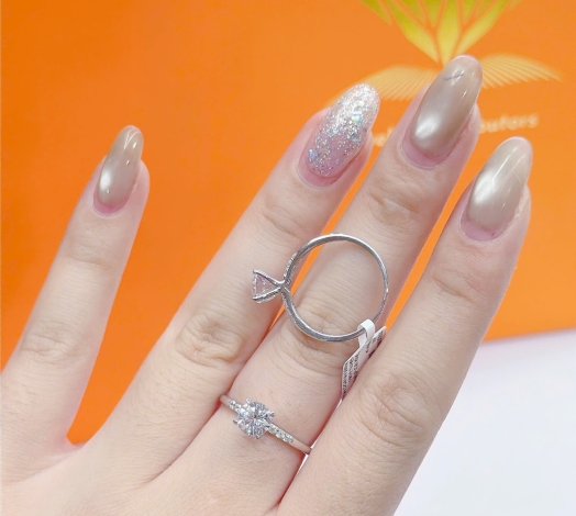 Nhẫn 610 Mẫu Trắng 78